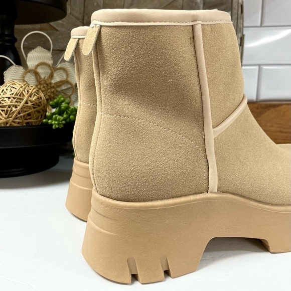 NIB EGO Backcountry Ankle Boots Chunky Faux Suede Platform Lug Sole Size 10 - Picture 7 of 12